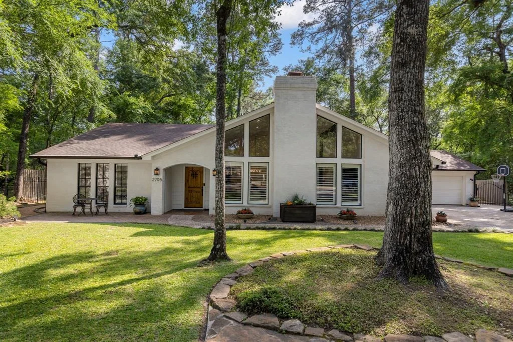Photo of 2705 Crossvine Circle