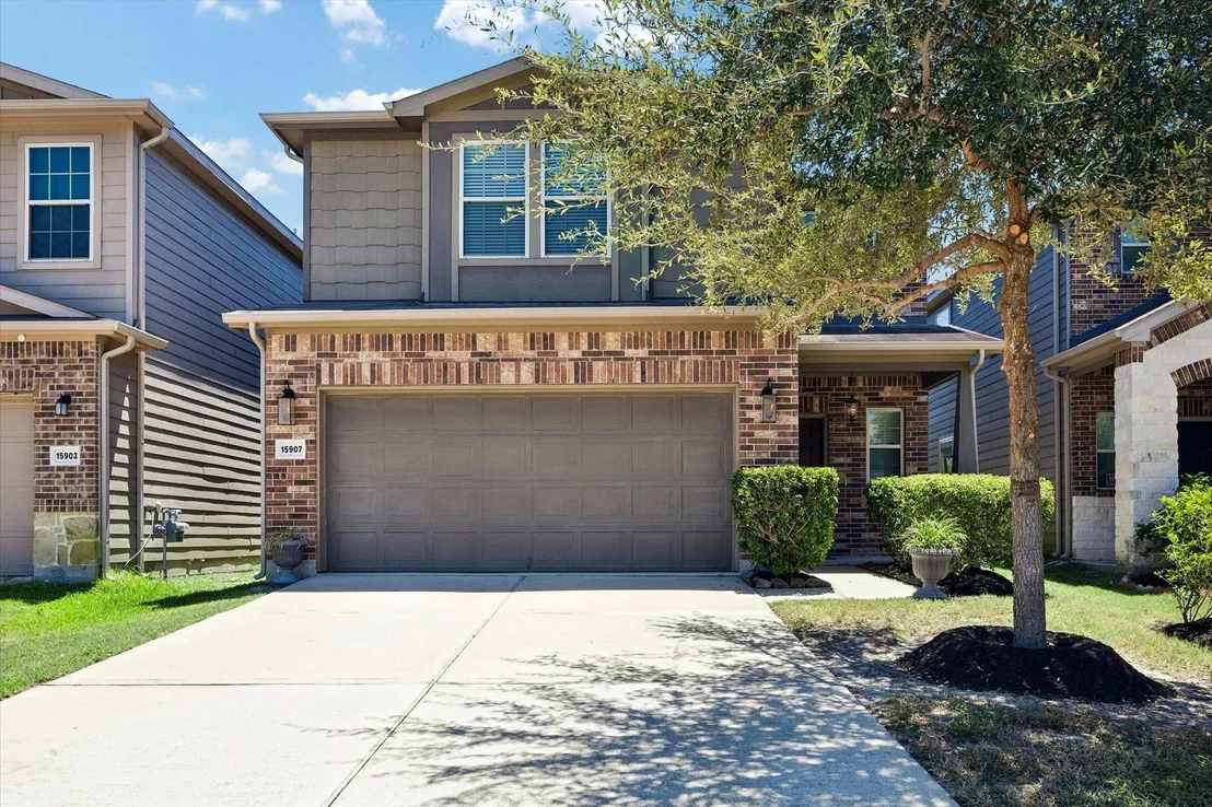 Photo of 15907 Smithland Drive