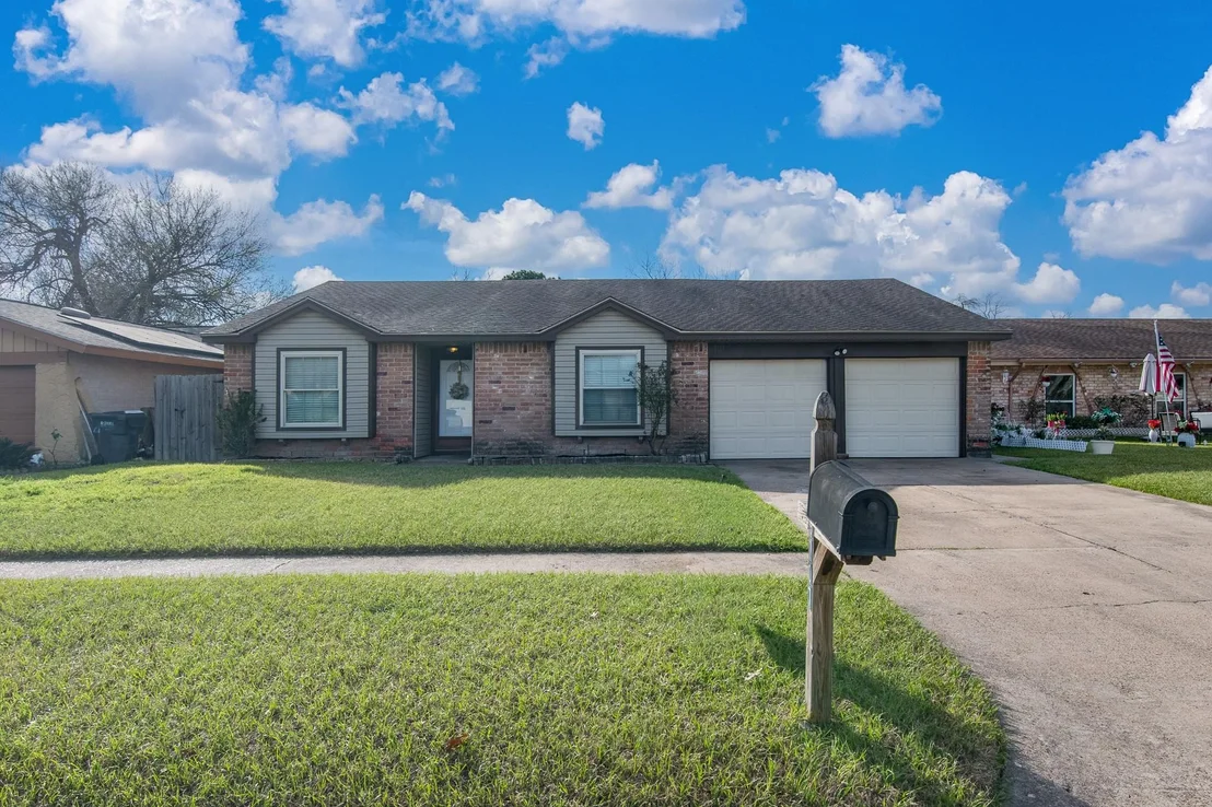 Photo of 9707 Whitepost Lane