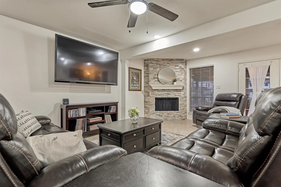 Photo of 807 Paradise Lane