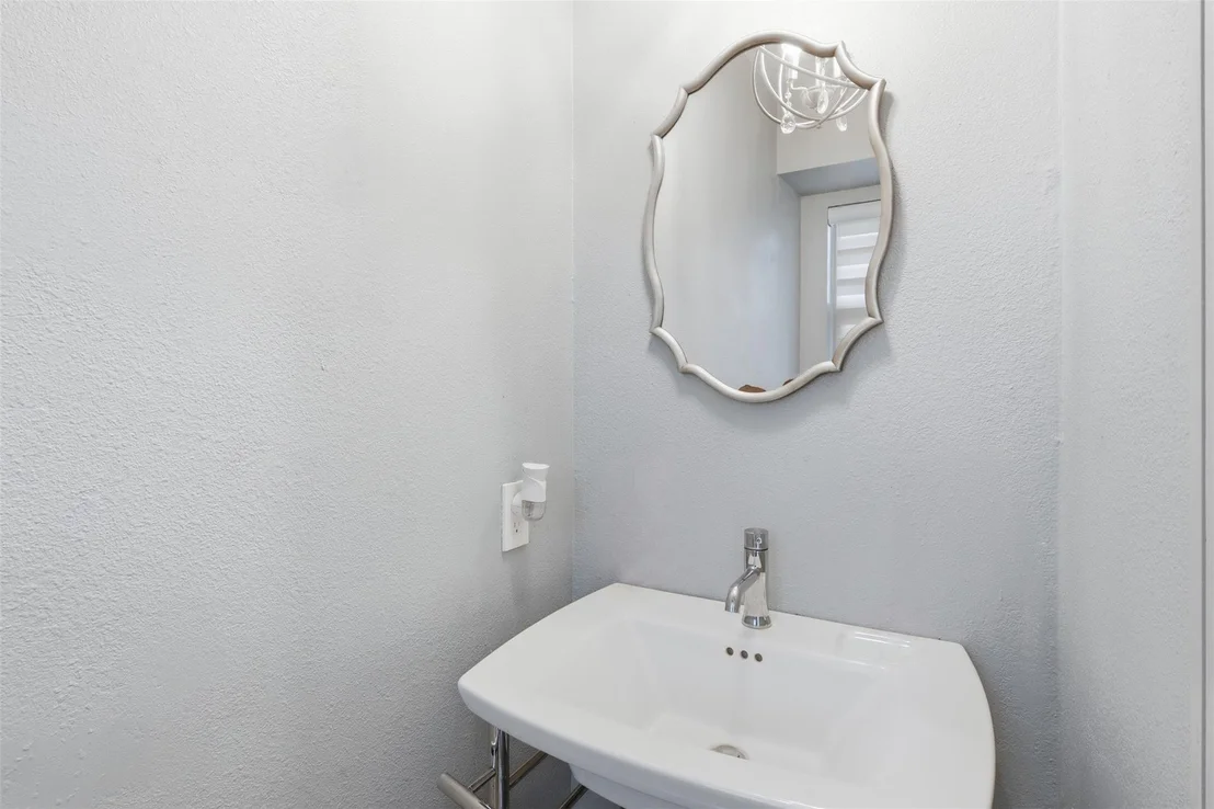 Photo of 6518 Elmgrove Road
