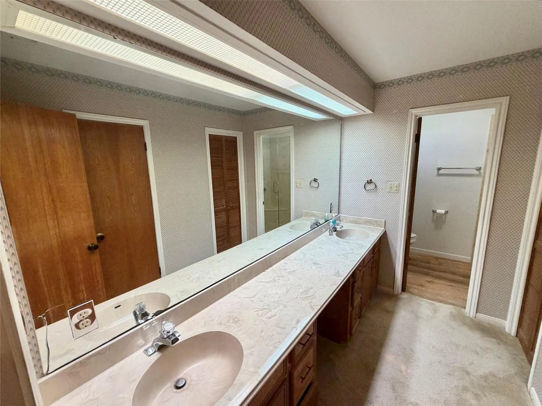 Photo of 3 S Erik Drive
