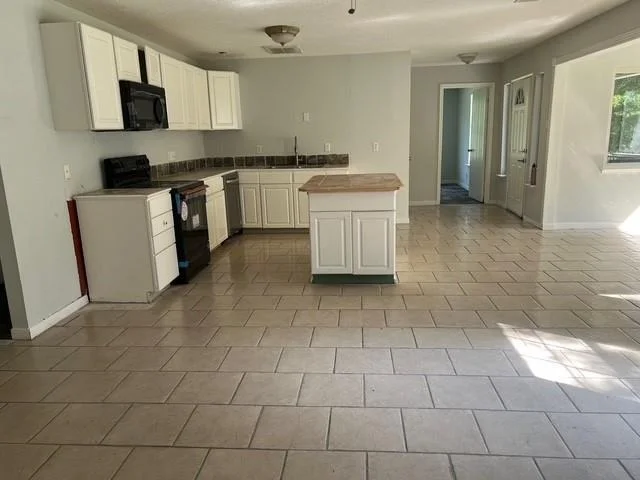Photo of 4048 N Oak Forest Drive