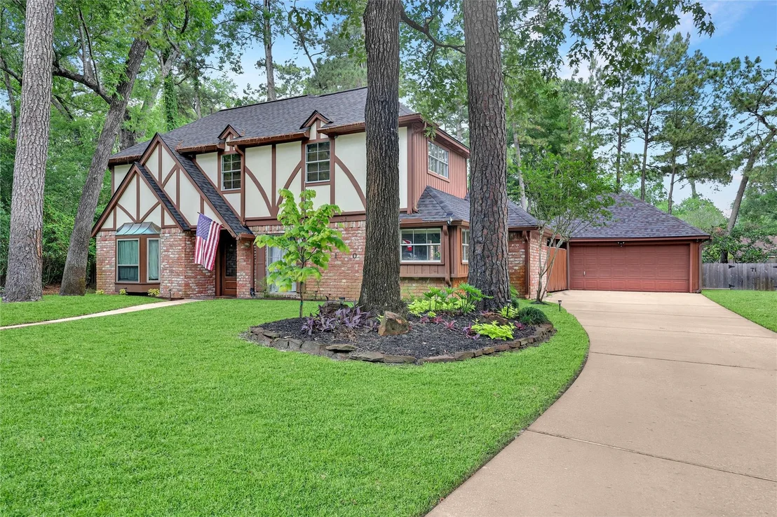 Photo of 2103 River Falls Drive