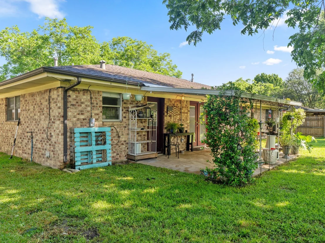 Photo of 30 Live Oak St
