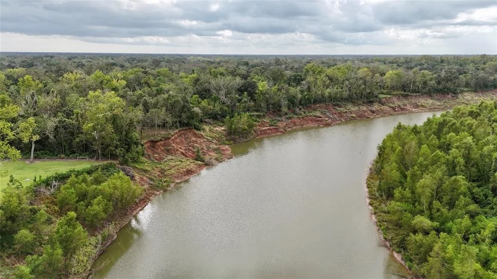 Photo of 226 River Road