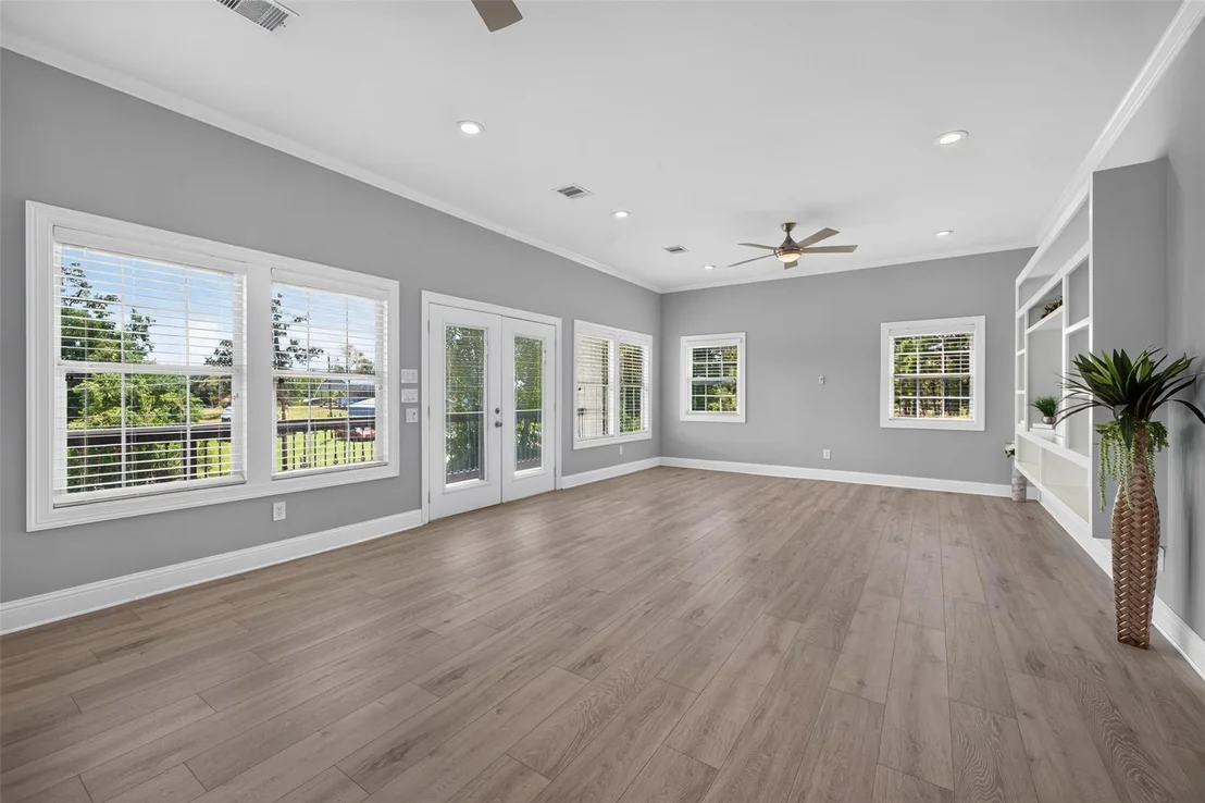 Photo of 139 Laurel Cove W