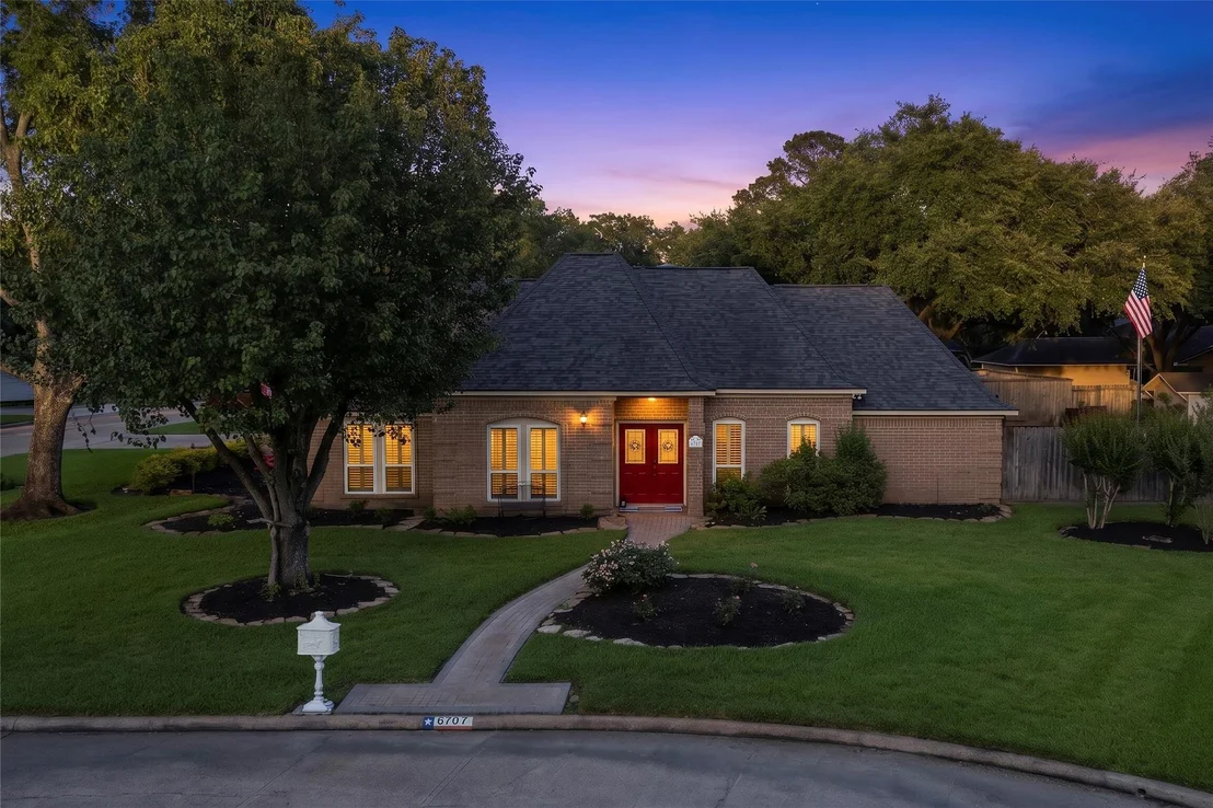 Photo of 6707 Cedar Street
