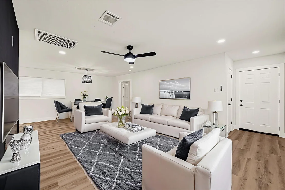 Photo of 5827 Heron Drive