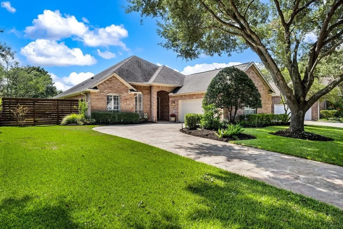 Photo of 4 Crestwood Circle