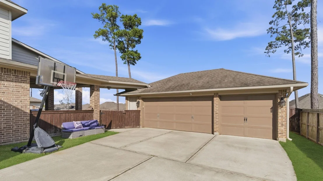 Photo of 40664 Damuth Drive