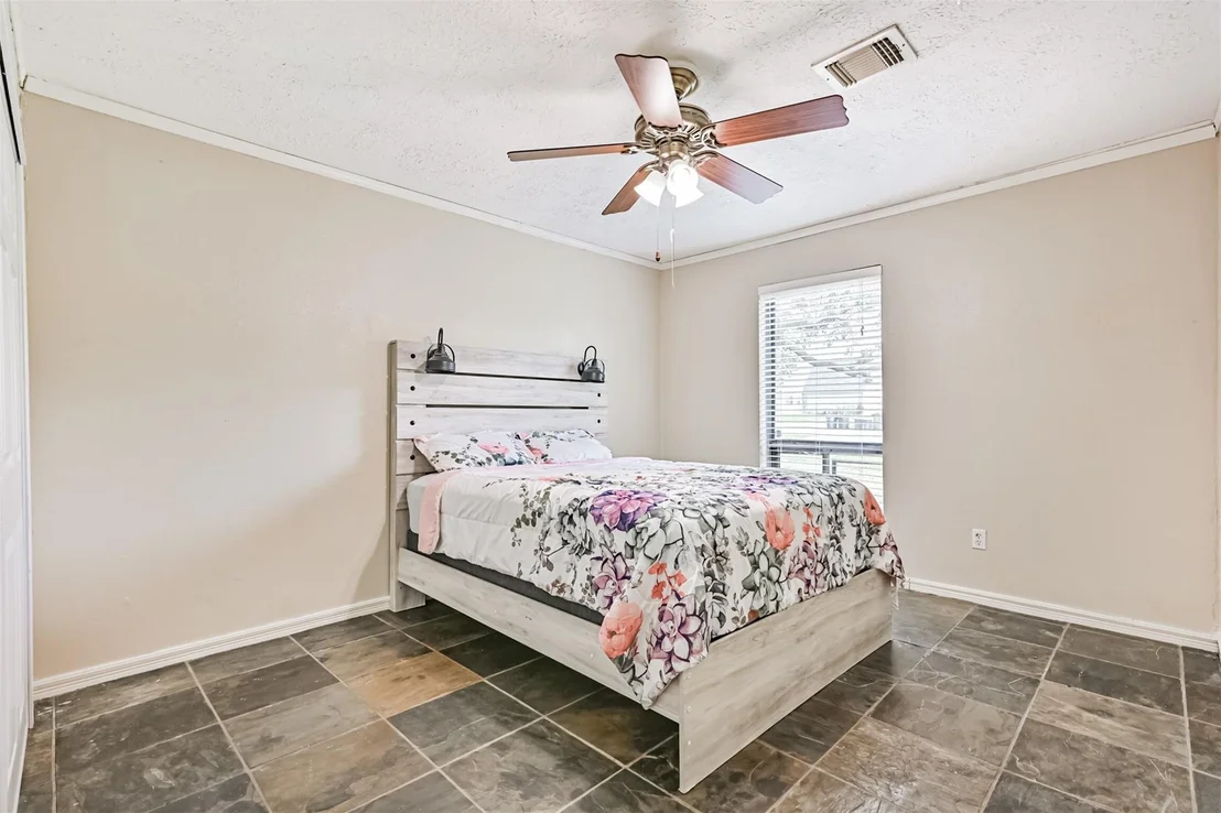 Photo of 910 Evergreen Drive