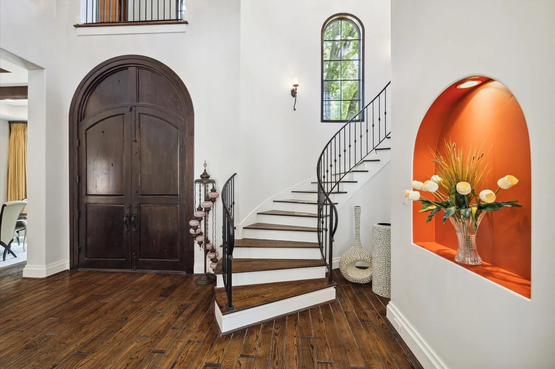 Photo of 5556 Lynbrook Drive