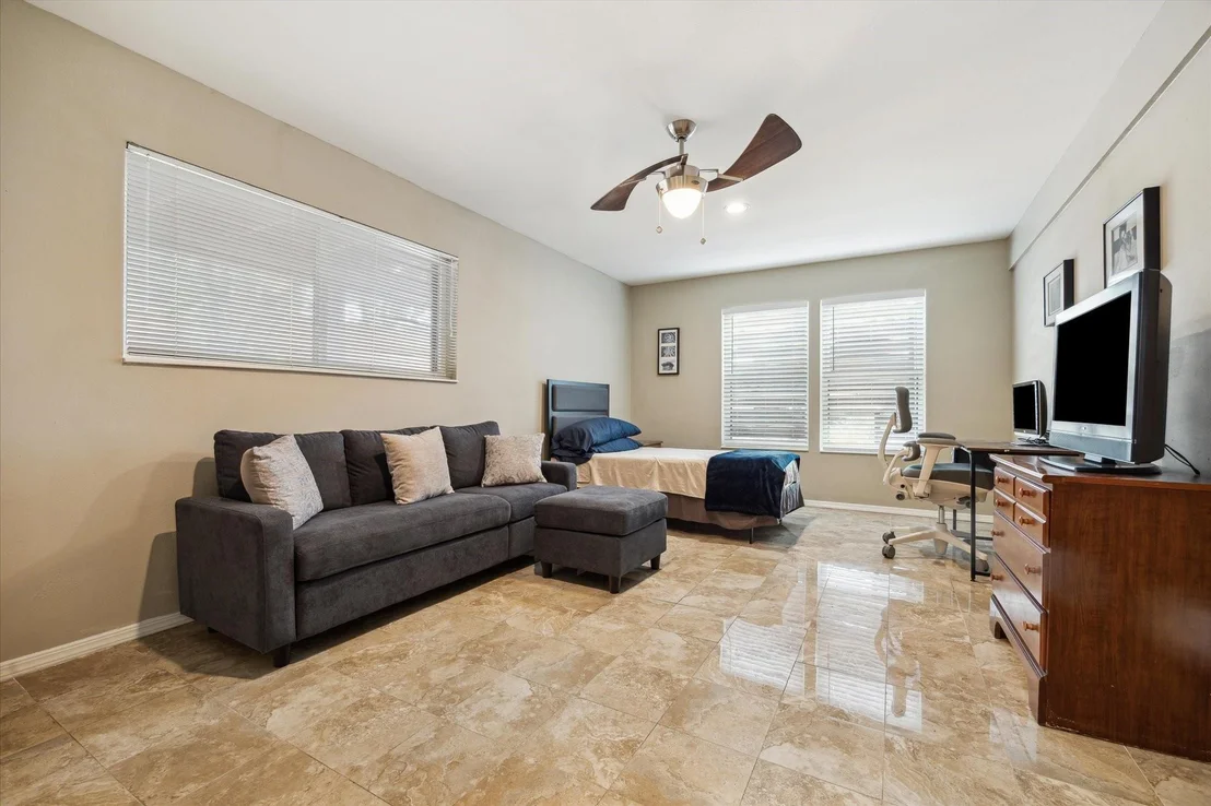 Photo of 1112 Jackson Boulevard