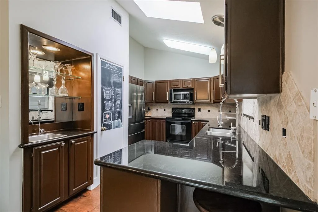 Photo of 946 Enclave Parkway