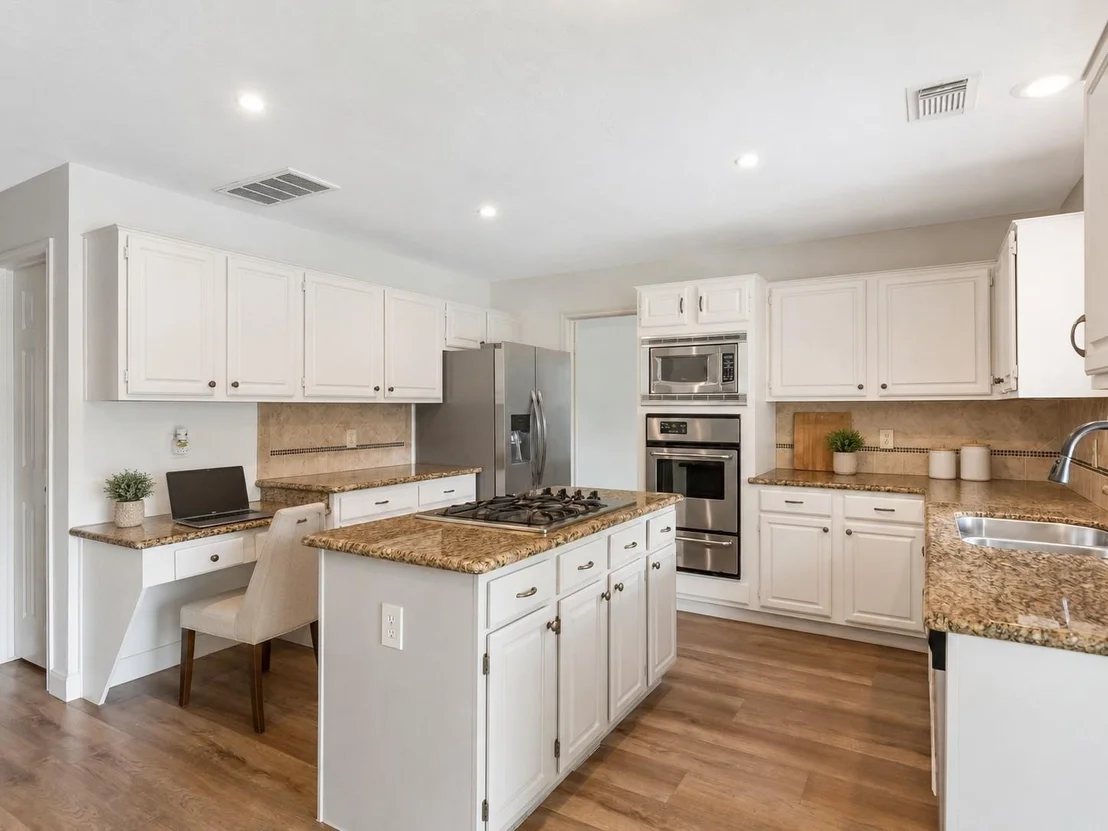 Photo of 22939 Provincial Boulevard