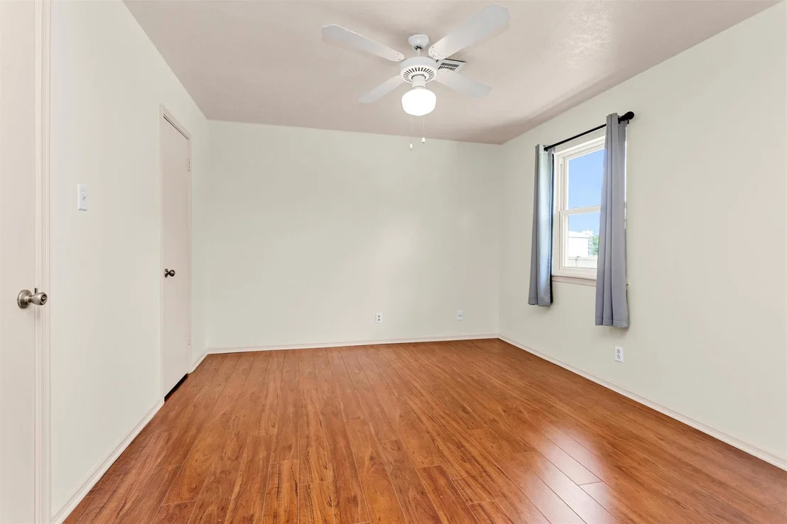 Photo of 8231 Glencliffe Lane