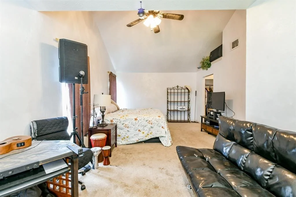 Photo of 17817 Crestline Road