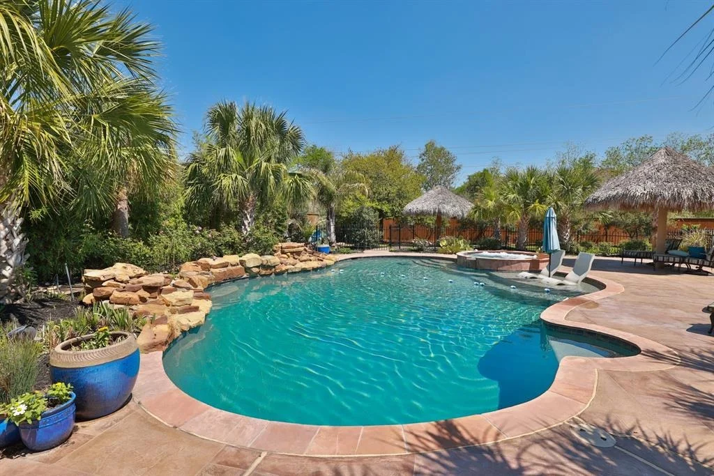 Photo of 6 White Meadow Court