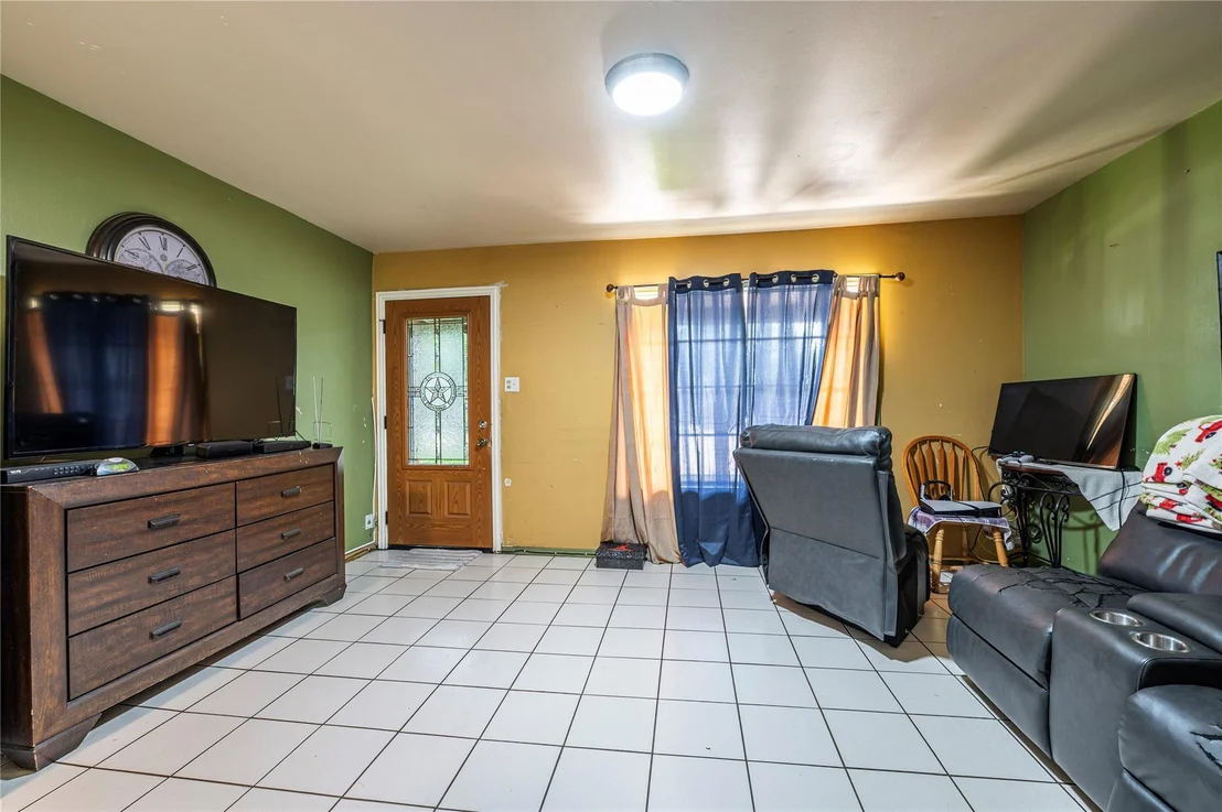 Photo of 4937 Bataan Road
