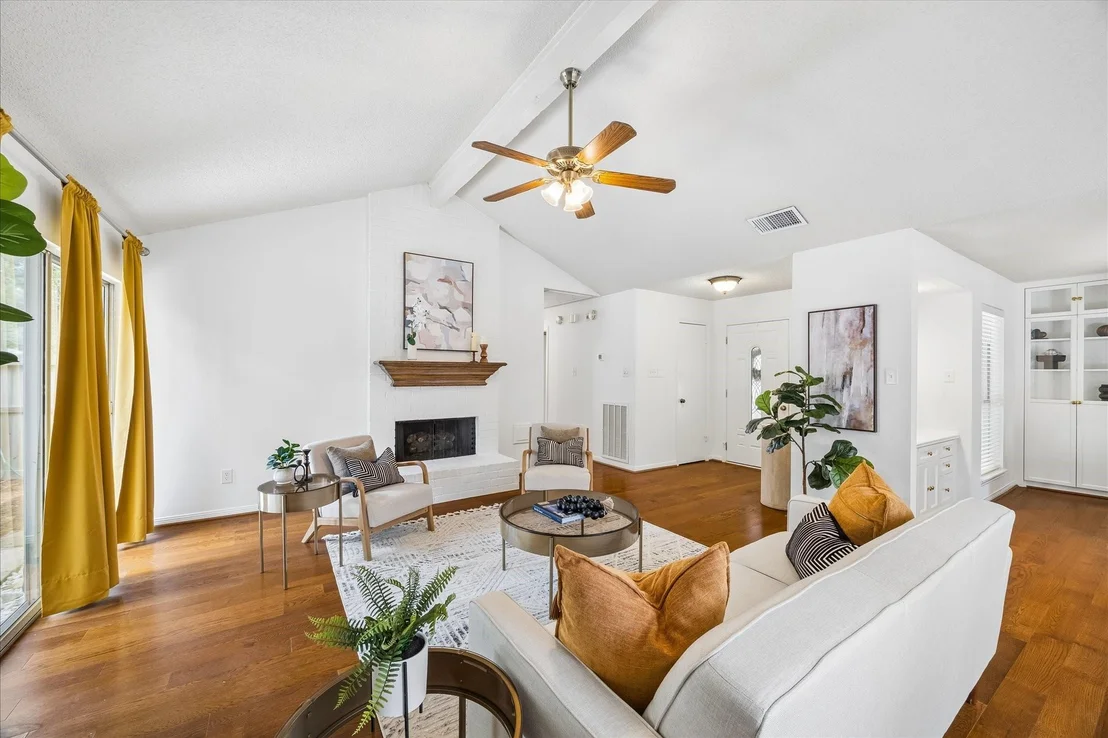 Photo of 20 Edgewood Forest Court