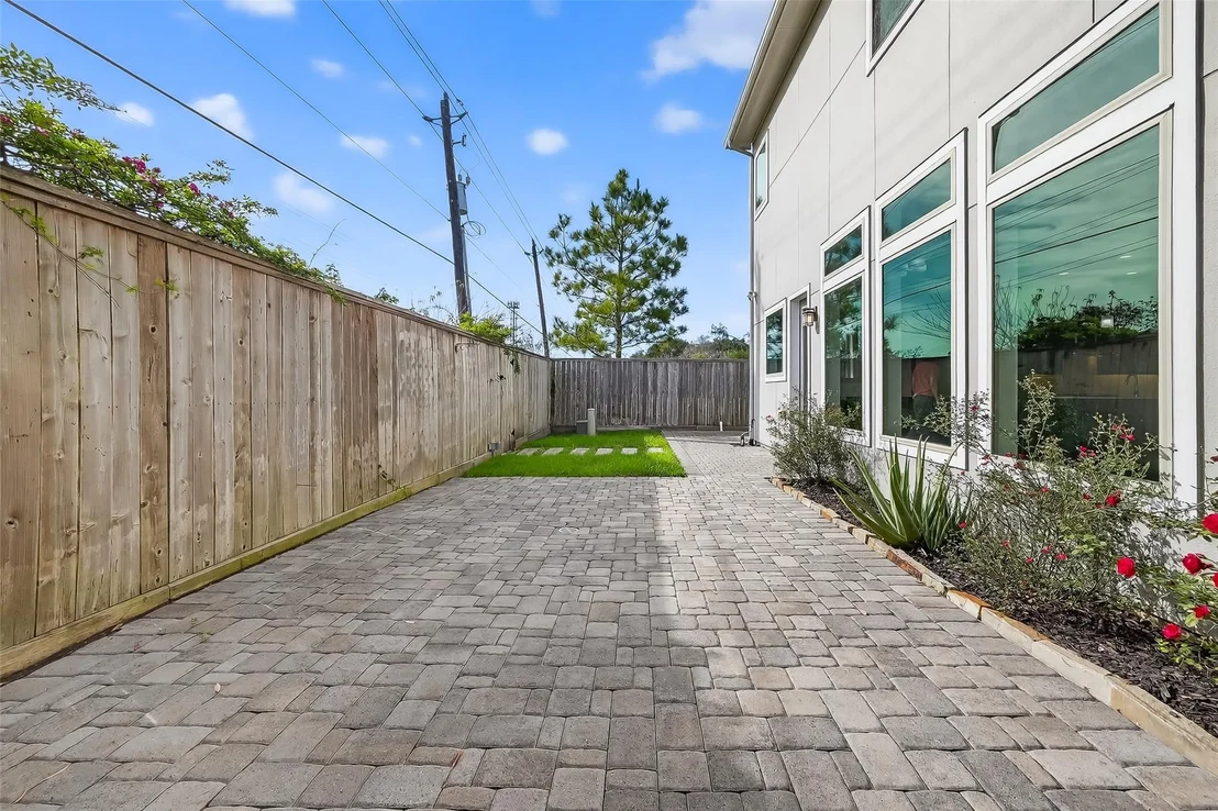 Photo of 10514 Hess Lane