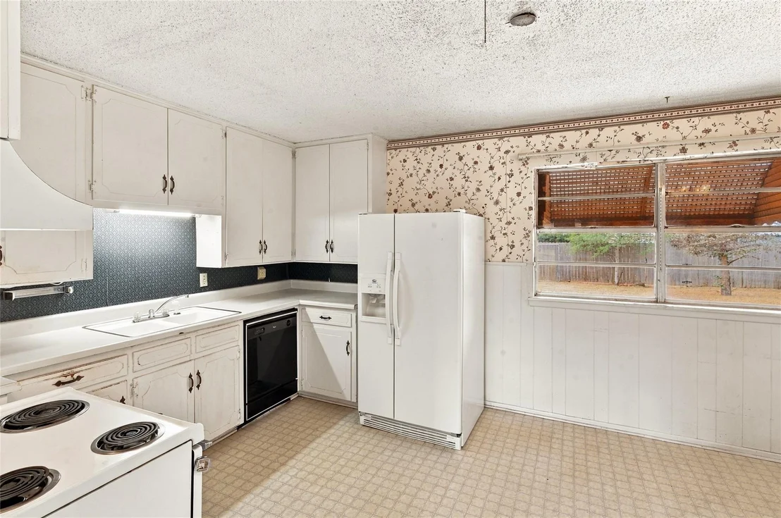 Photo of 802 Ridgelea Drive
