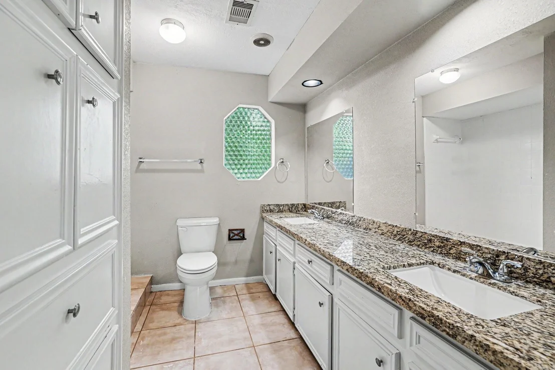 Photo of 2 Queens Court