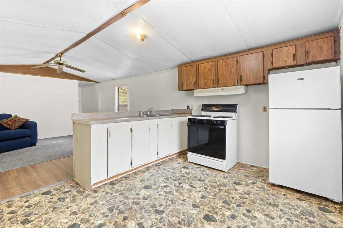 Photo of 370 Lakeside Circle