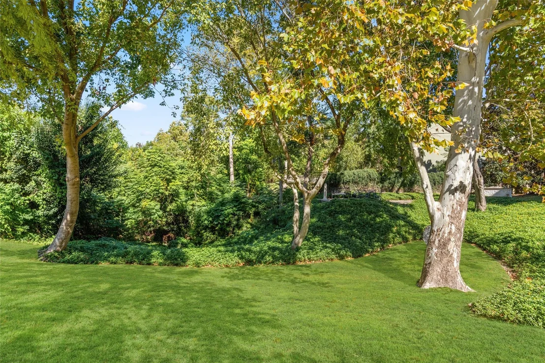 Photo of 6024 Memorial Drive