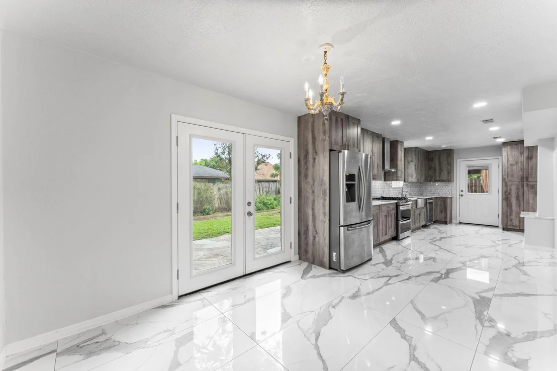 Photo of 606 Pinebrook Lane