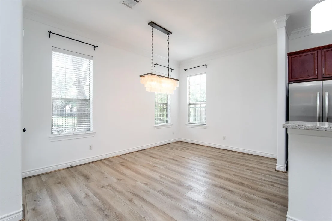 Photo of 9147 Lago Crest Drive