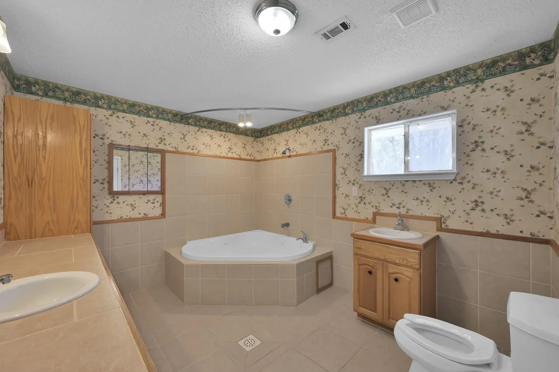 Photo of 121 Magnolia Boulevard