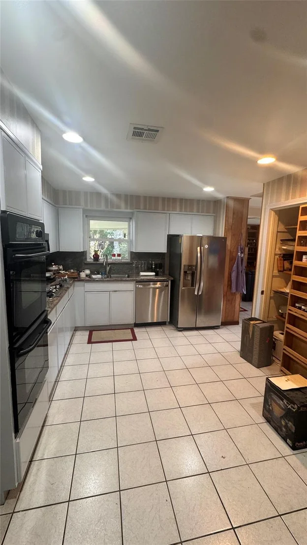 Photo of 2027 Chantilly Lane