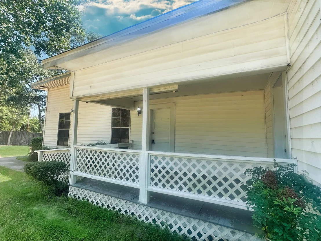 Photo of 142 Rowe Lane