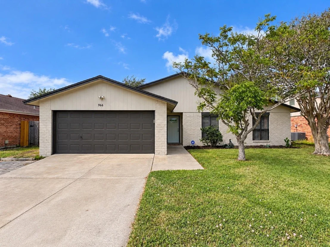 Photo of 966 Bramling Circle