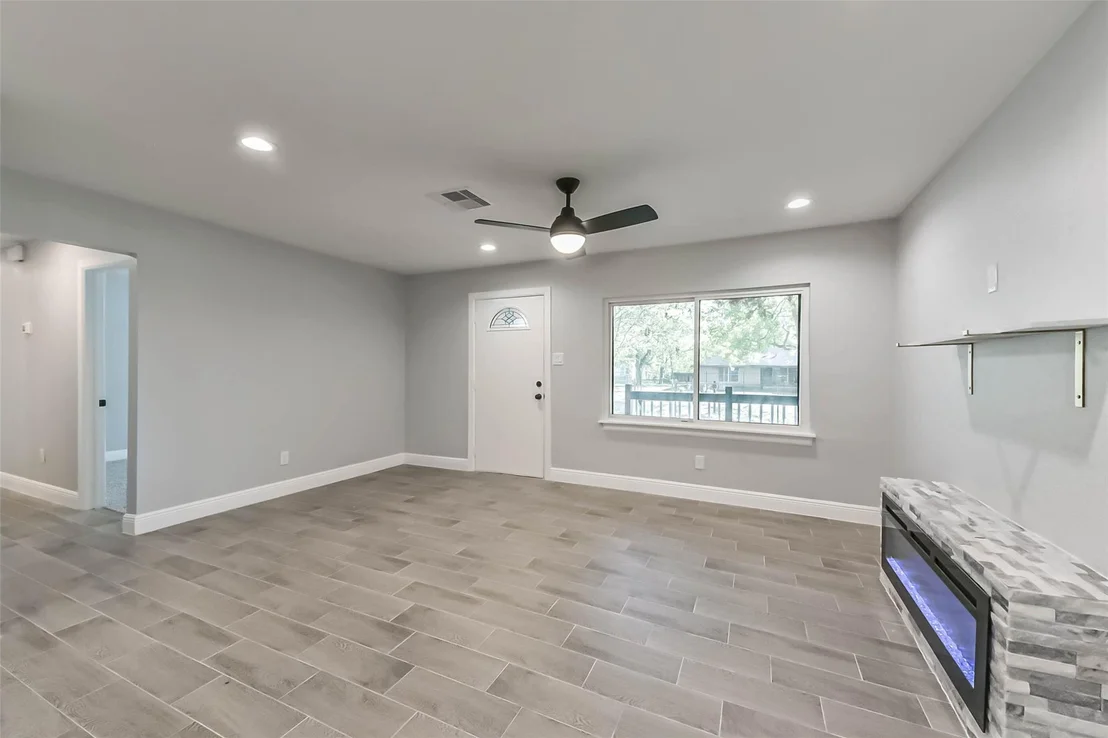 Photo of 8925 Everglade Drive