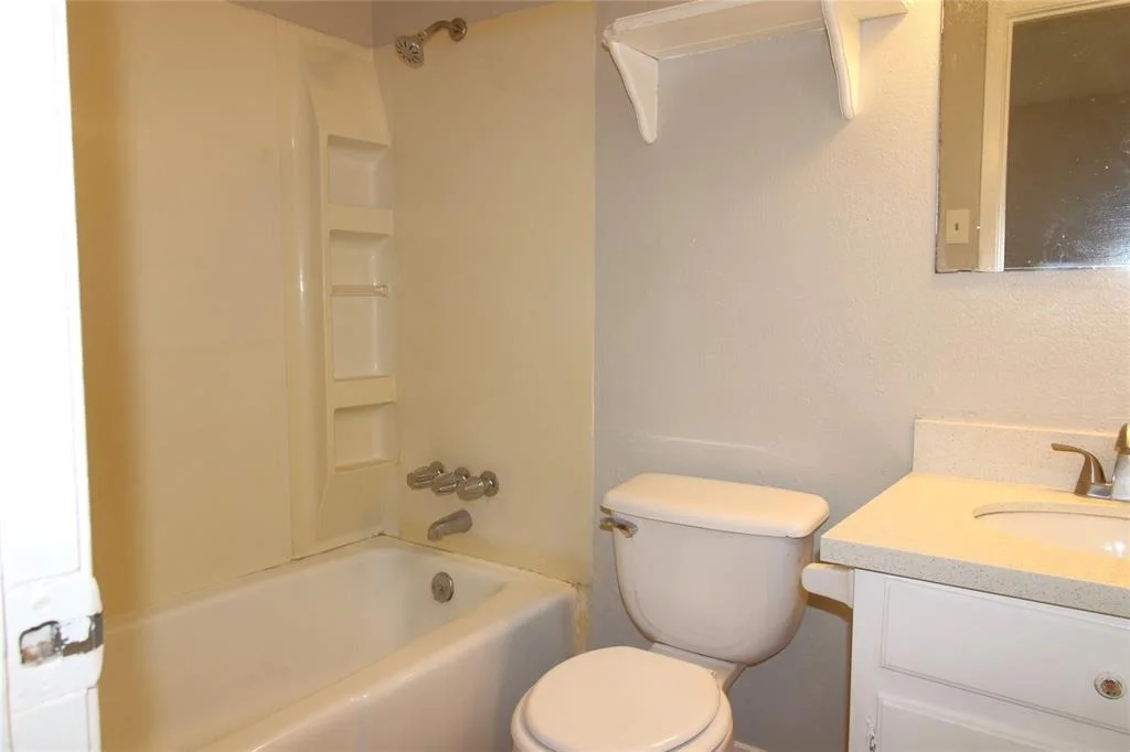 Photo of 701 Meadowglen Drive