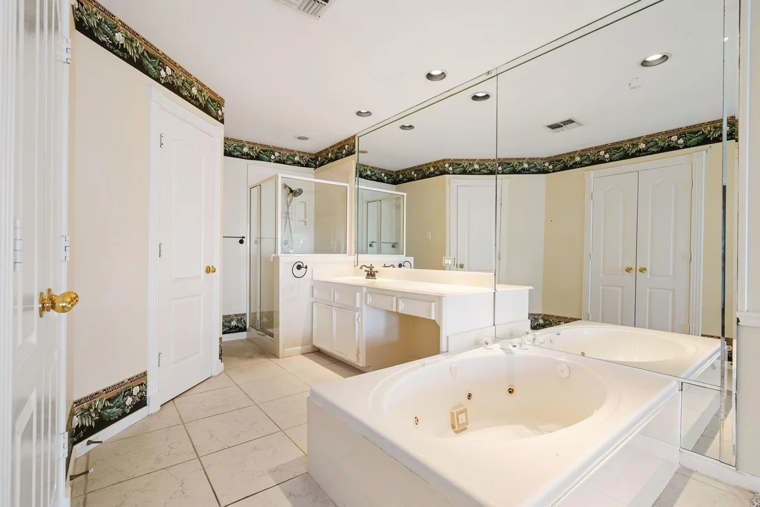 Photo of 1130 Lake View Drive