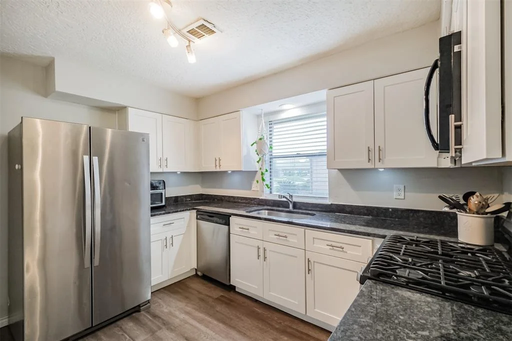 Photo of 16011 Southampton Drive
