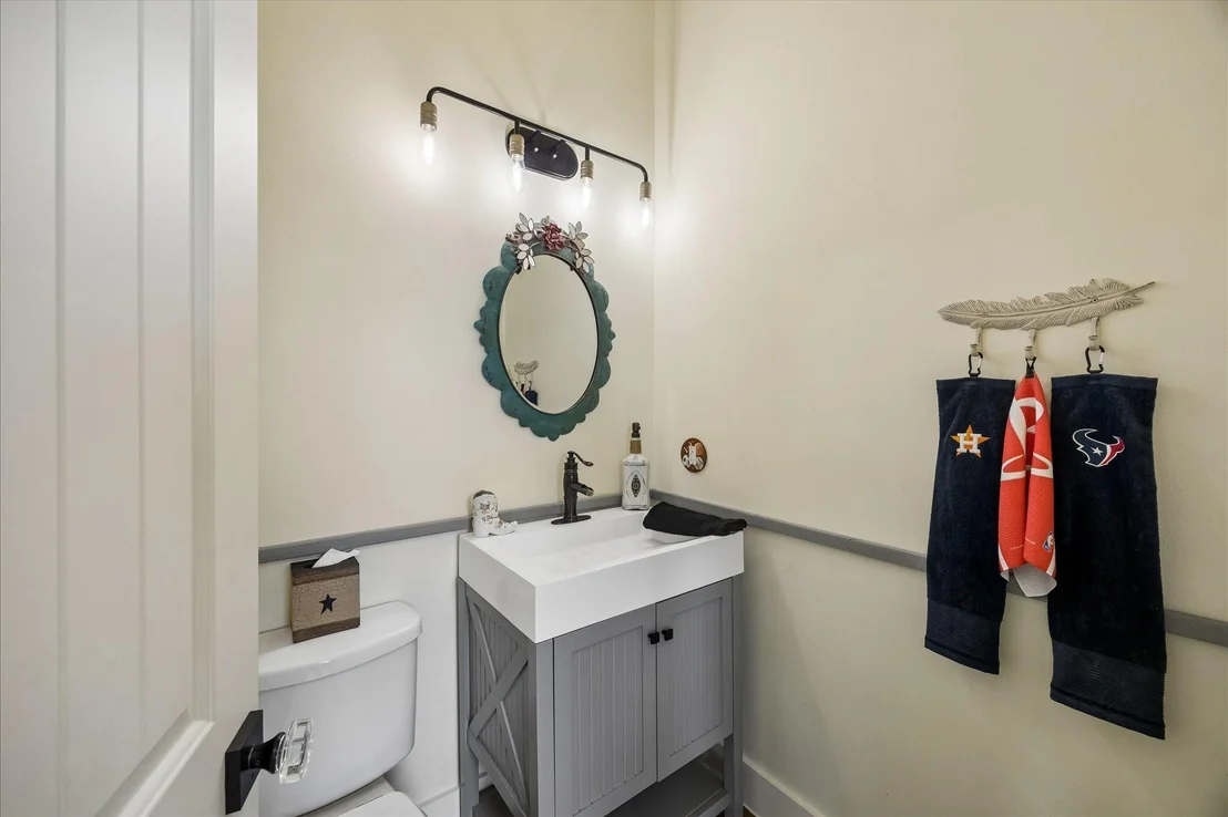 Photo of 2135 Blue Jay Way