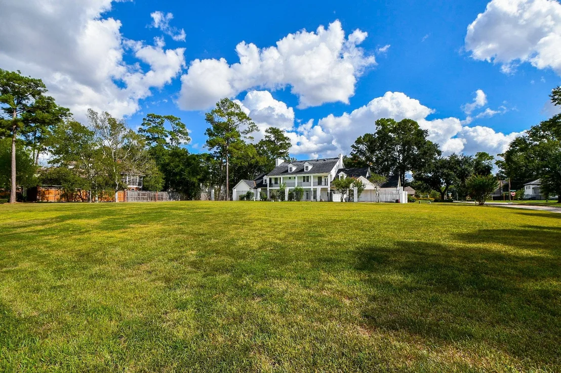 Photo of 2922 Cedar Woods Place