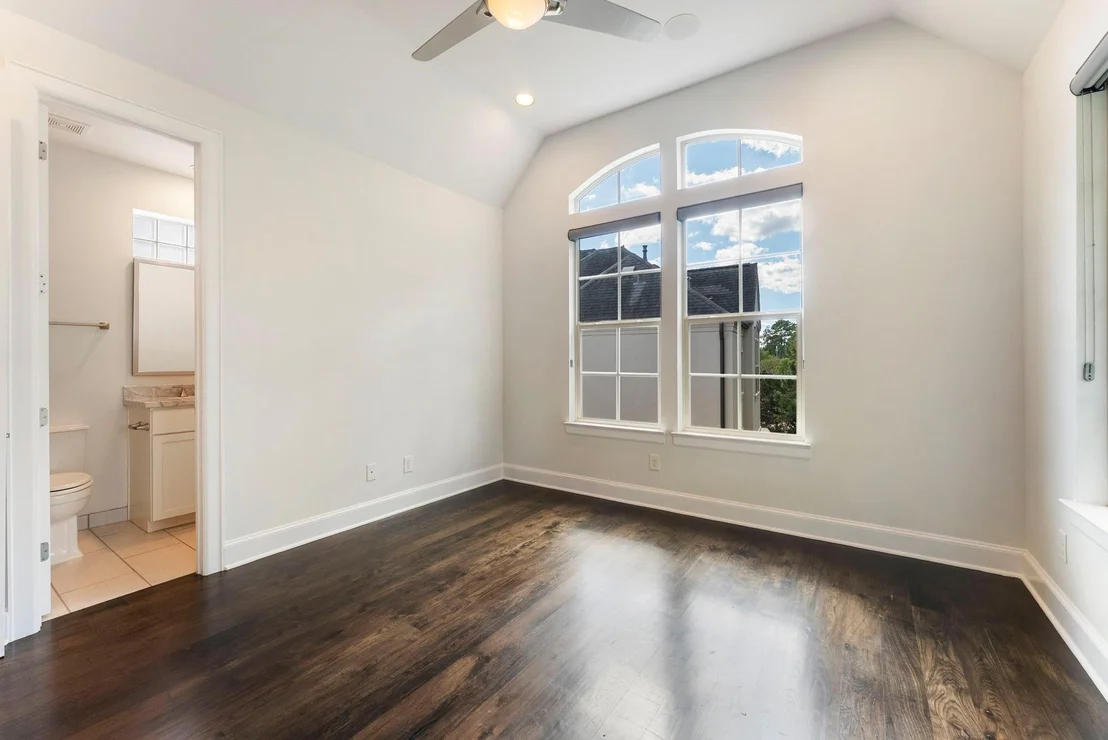 Photo of 130 Gateway Park Place