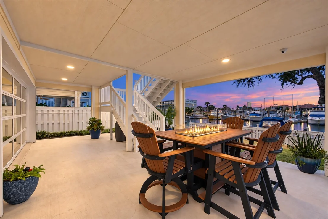 Photo of 2172 Marina Way