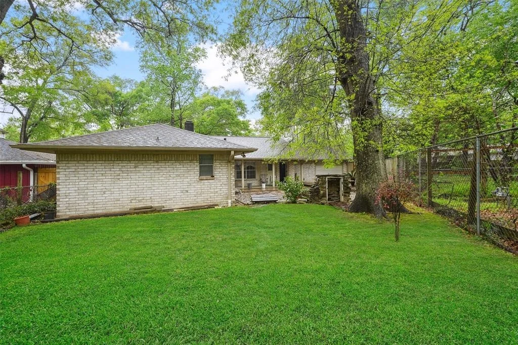 Photo of 1102 Bettes Street