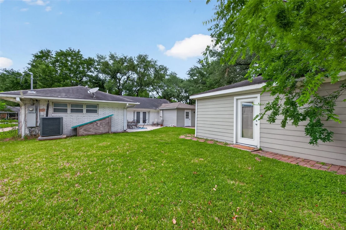 Photo of 11107 Cedarhurst Drive