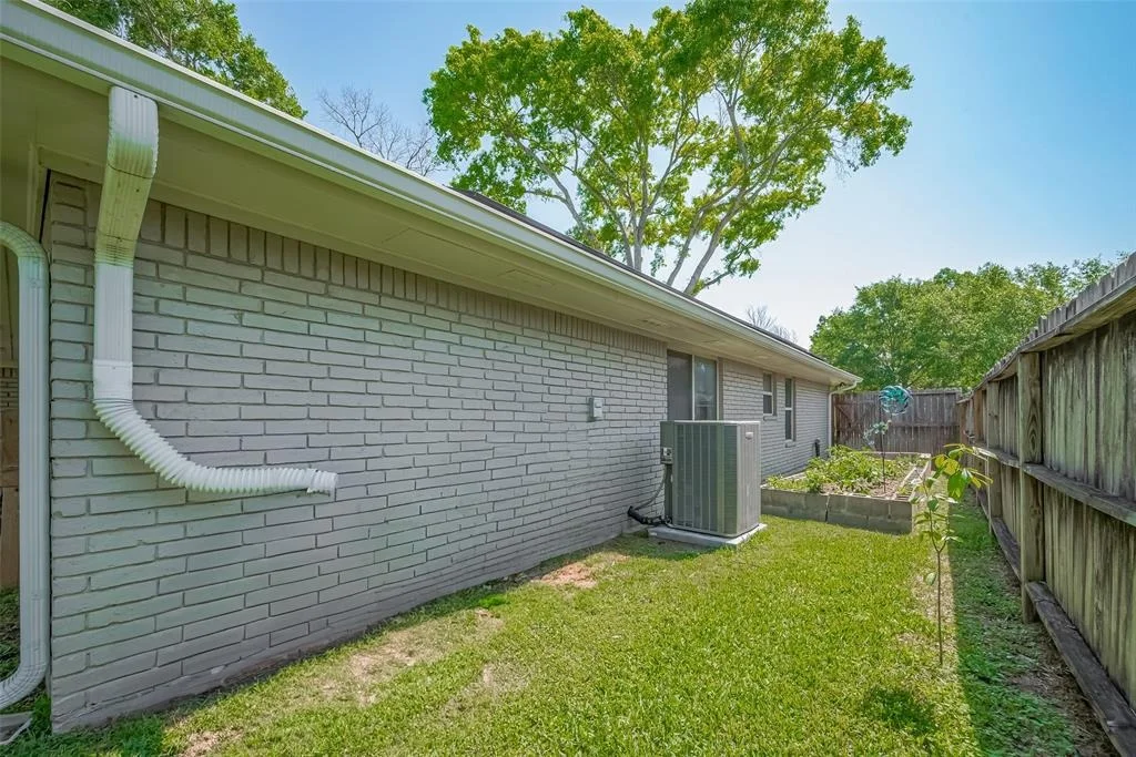 Photo of 10606 Clematis Lane