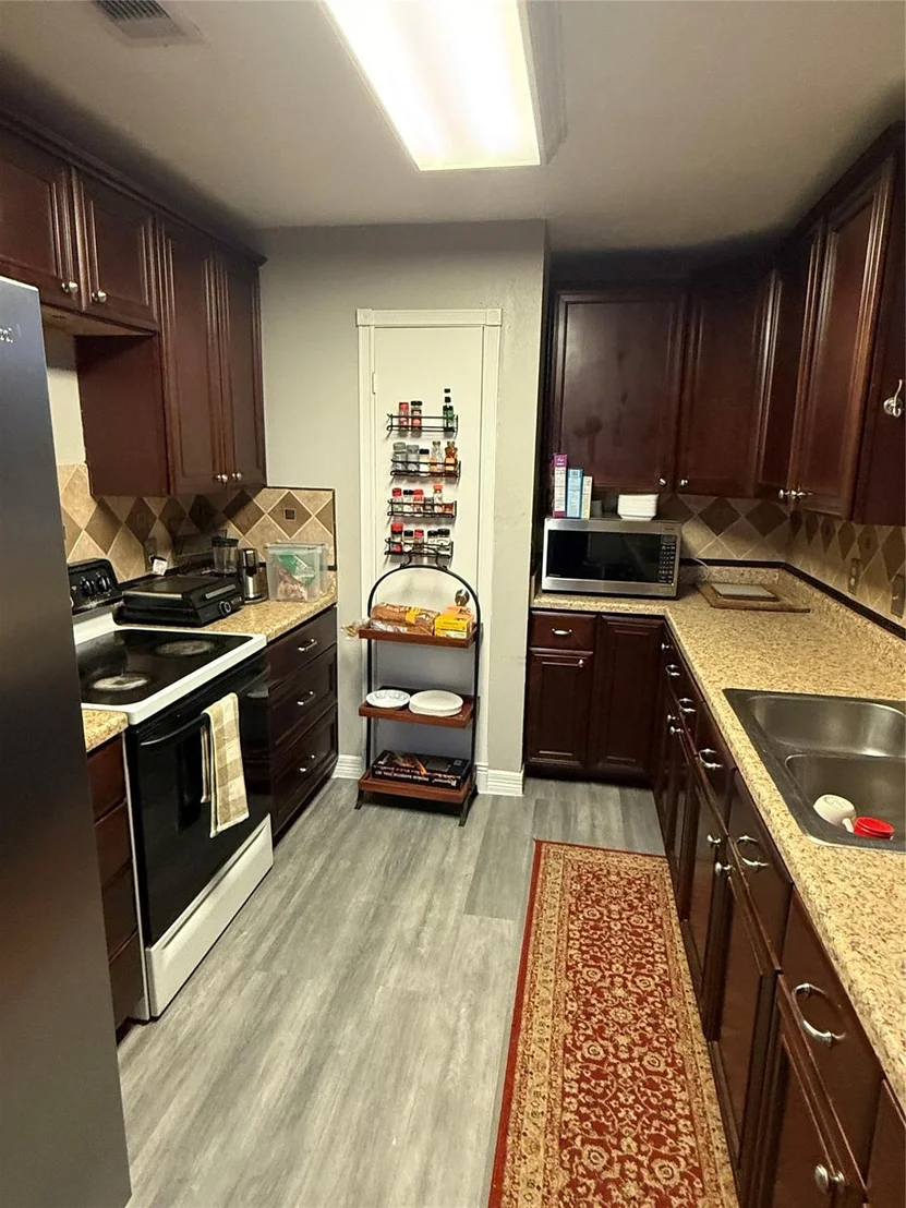 Photo of 214 Maybrook Drive