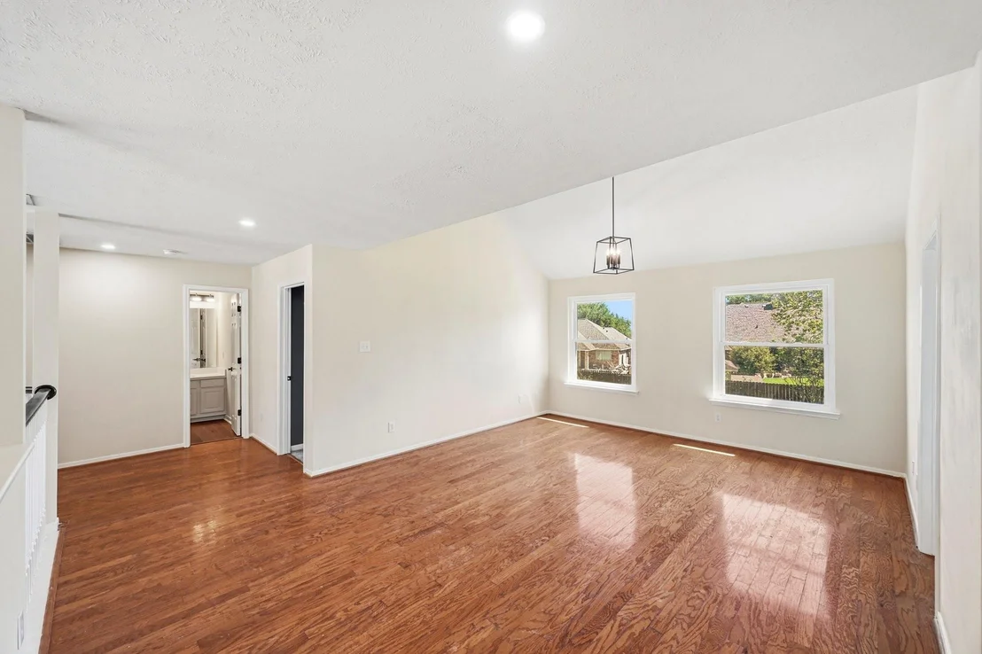 Photo of 215 Crabapple Drive