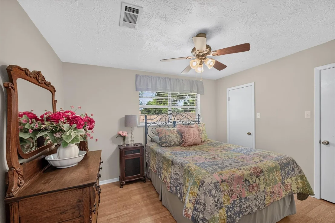 Photo of 1320 W Palm Drive